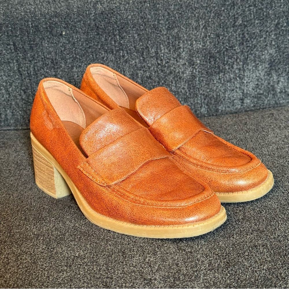 BareTraps Women's Brown Loafers
